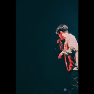Takayuki Ogawa Instagram - sumika[roof session]のボーカルとして
やるからには誰よりも良い歌を歌いたい

その心でここまでやってきました

小川ならやれる　と俺を信じてくれて
いつでも万全な状態でライブできるように整えてくれたチームには感謝しきれません

「信頼」はとてつもなく強い武器で
自分の思うキャパシティは、誰といるかで決まるのだと改めて感じました

明後日のCDJがroof sessionの現在決まっているライブラストです

まさか2023年ラストにこんな事を思うなんて想像していませんでしたが

やるからには誰よりも良い歌を歌いたい

最後まで宜しくお願いします！

撮影:後藤壮太郎
