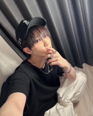 Takemoto Yusuke Instagram - GARAGE VENTUNO 
POP-UP STORE 
@HANKYU UMEDA

N21 日本限定プロジェクト「GARAGE VENTUNO」が8月30日からN21×MLB×NEW ERA のトリプルコラボレーションによる キャップとハットのコレクションを発売開始致します🫶🖤

いよいよ思いきりアウトドアライフを楽しめるようになった2023年。
N21の洗練されたスタイルをそのままに屋外でのスポーツやレジャーを彩るアイテムが「GARAGE VENTUNO」から誕生しました！

GARAGE VENTUNO POP-UP STORE
阪急うめだ本店 
日程:8 月 30 日(水)〜9 月 5 日(火)
場所:阪急うめだ本店 1 階 コトコトステージ #11

#N21xMLB
#N21xMLBxNEWERA
#GARAGEVENTUNO 
#N21
@numeroventuno