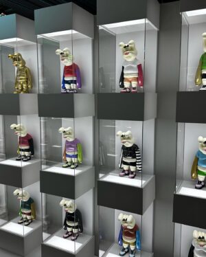 Takemoto Yusuke Instagram - Kis-My-Ft2の千賀健永さんの個展『FiNGAiSM』にお邪魔させていただきました🫶
 #fingaism