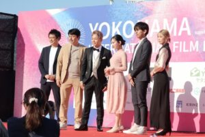 Takeru Segawa Instagram - 今日は横浜国際映画祭で
レッドカーペットを歩かせて頂きました🤵🏼🤵‍♀️
米子の魅力が詰まった「星取物語」是非ご覧ください🎞️
@remi_tokunaga1001 
@furusatoeigafes 
#横浜国際映画祭 #星取物語 #米子