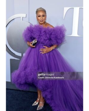 Tamara Tunie Instagram - I MAY BE a few days late and several dollars short, BUT MY GLAMSQUAD!!! Can you say “DAAAAYYYAAAAMNNNN”!!
Thank you SO MUCH.
Wardrobe stylist:@la.marco  CustomGown:@rrfashionista  Make-up:@facebysandradene 
#tonyawards  #beenthatgirlSTILLTHATGIRL