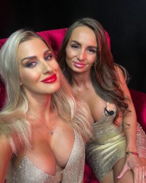 Táňa Bystroňová Instagram - Včera jsem byla v Praze za @tana_bystronova ❤️ v @herna.viagem 💪🏽 natáčet PODCAST. Uslyšíte tam jak vznikla přezdívka NickyNellow, něco o sportu a taky další zajímavé věci ze života…💋 Děkuji za pozvání #nickynellow #podcast #hernaviagem #prague