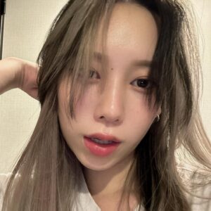Tanakaga Instagram - やっぱりイケてる母ちゃんでいたいじゃないですか。

って事で髪染めた👌🏻
天才的に髪の毛可愛くてテンションあがる、まぁほぼ家にしかおらんしメイクする事もあんまないんやけどな笑