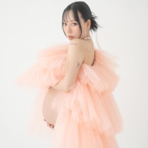 Tanakaga Instagram - 動画でもお知らせしましたが、パパラピーズ無期限活動休止します。

今まで6年やってきて初めての活休なので、自分達もそわそわするしいつも見てくれてる皆も動画が上がらないっていうのは変な感覚だと思うんですけど、過去の動画を見返したりしながら少しの間だけ待っててくれたら嬉しいです。

パパラの動画だけお休みする感じになるので、SNSとか個人での発信はしていくし活休中も皆が退屈せんようにパパラで出来ること考えたりしているのでよろしくお願いします🙇🏻‍♂️

とりあえず無事エンジェル産んで体力回復して色々整い次第再開しますので！！また動画でお会いしましょう！！じゃあな大袈裟な大腹！！中免取って単車乗り回してる姿と、イノシシ退治楽しみにしてるから！！