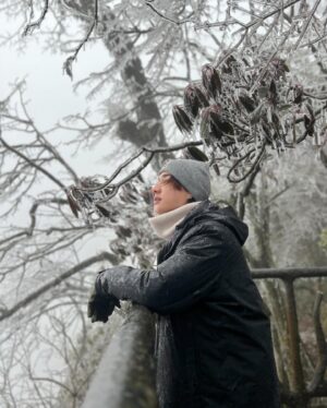 Tanatorn Saenangkanikorn Instagram - Our first snow^^