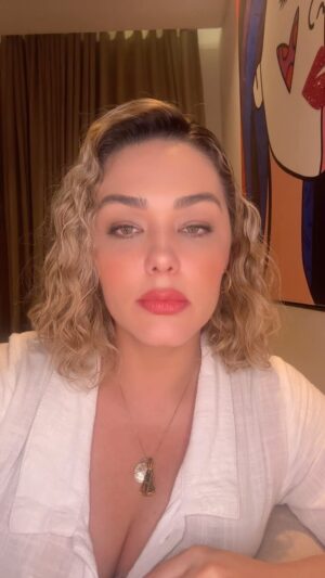 Tânia Mara Instagram - Para refletir:

Se valorizar é um ato de coragem!!! 🙏🏼🤍🦋