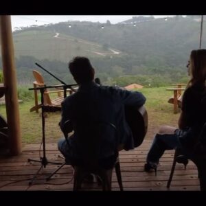 Tânia Mara Instagram - “Vamos pensar melhor” mais uma música maravilhosa do projeto #vozeviolao com participação especial do amigo e produtor do álbum @mayamrodilhano 🙏🏼❤️🎼🎤🎬

#musica 
#amor 
#gratidão