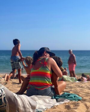 Tânia Ribas de Oliveira Instagram - As melhores fotografias são sempre estas ❤️🌊🐣
