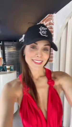Tania Vazquez Instagram - NO TENGAS MIEDO DE LOS NUEVOS
COMIENZOS, DE LAS NUEVAS PERSONAS, DE LAS NUEVAS ENERGÍAS, DE LOS NUEVOS ENTORNOS. ABRAZA LAS NUEVAS OPORTUNIDADES CON AGRADECIMIENTO Y AMOR . 🫶🙏🏻♥️ 

@leonor_garzon @_mrmanagement @galeana.jesus @maratrod @carlotinaclothing