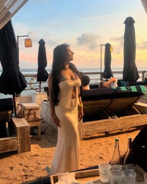 Tanishaa Mukerji Instagram - Days of peace and beyond that… Indeed, water is therapeutic!! 🩵🩵
#PhotoDump #WaterBabyVibes
.
.
.
#photooftheday #vacation #vacationmode #vacationvibes #sundayfunday #tanishaamukerji