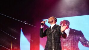 Tank Instagram - The first weekend of “THE R&B MONEY TOUR” was blessed! New Orleans, Dallas, and Houston owe us nothing! You sold out these buildings and gave us the love we needed to keep going!💙 Next stop ATL!..
Link to tickets in my bio 📸 @barberbyblood 
R&B MONEY