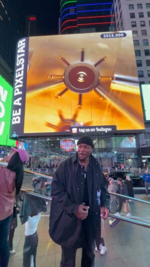 Tank Instagram - We got Times Square LIT!..🔥🔥🔥
“R&B MONEY THE VAULT” 4/26
“THE R&B MONEY TOUR” link to tickets in my bio
Episode #100 of the @rnbmoneypodcast 
We’re having a great week..😎
R&B MONEY