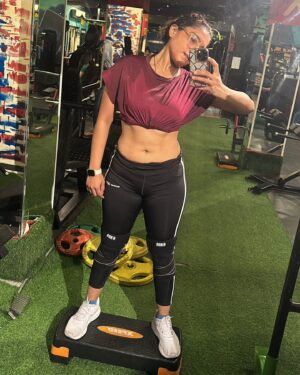 Tanya Chaudhari Instagram - Sweat Now,Shine Later 😅✨
.
.
.
.
#mondaymotivation #sweatnowshinelater #postworkout #fitnessmotivation #fitnessfreak #tanyachaudhari