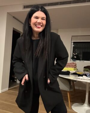 Tanya Hennessy Instagram - One thing about me is that I’m a musical girlie thru and thru. Obsessed. Super fan, only listen to musical theatre music. And @hamiltonaustralia was 10/10 tonight, you must go see this piece of brilliance. @m_cassel 👏🏻👑 also please enjoy my washing in the background