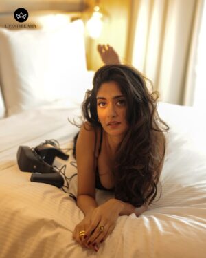 Tanya Maniktala Instagram - #LSAExclusive: Tanya Maniktala (@tanyamaniktala) gained recognition for her role as Lata Mehra in the BBC adaptation of Vikram Seth’s ‘A Suitable Boy’. Her doe eyes, combined with the calm and innocence in her acting, garnered her a lot of praise. She then proved she’s cut out for much more with ‘Tooth Pari’, delivering a delicious and gritty portrayal, but her acting style consistently reflects naturalism and depth. Her latest success comes with ‘Kill’, one of the most widely acclaimed movies of the year, where she truly shines in the part she plays in the gory story.

“The fact that you are going to be learning each and every day, and no matter how long you’ve been at it, there is still so much more to learn. There is so much more to grow. So, there is always room for improvement, and you have to be really patient. The right things will happen at the right time, but you just have to let time play out for itself because there’s no point in rushing anything,” shares the young actor, who is reveling in the success of her journey so far.

Photographer: Aishwaryaa Nayak (@aishwaryaa.nayak)
Styled By: Dipika Mohta (@dipikamohtastylefile)
Assisted by: Rutuja (@rutujastyles)
Hair by : Bhavya S Aarora (@bhavyaarora)
Makeup by : Darshan Pedenkar (@makeupbydp18)
Media relations - Brand n Buzz (@brandnbuzz)

🖋️ Analita Seth (@analitaseth)

[Tanya Maniktala, Kill Movie, A Suitable Boy]