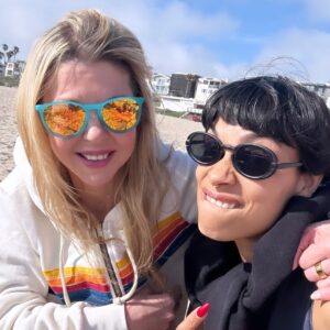 Tara Reid Instagram - Nothing better than hanging out with my sis! I love you forever @rosariodawson and thank you for my beautiful ring. 💜🐱#josieandthepussycats