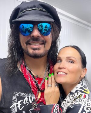 Tarja Turunen Instagram - I had such fun day at @leyendasdelrock_oficial !!! Meeting with my friends from @stratovariusofficial I took the last photo of the band on stage 😂. It was also lovely to catch up with @ratablancaoficial ♥️Safe travels guys!