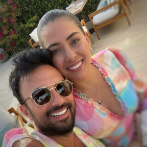 Tarkan Instagram - İyi ki doğdun Pınar’ım🎈🎈🎂🎈🎈
İyi ki varsın yoldaşım, en iyi arkadaşım…
Sağlıkla, mutlulukla, aşkla daha nice güzel yıllara🧿…Seni seviyorum ❤️🌹