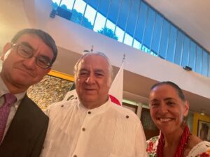 Taro Kono Instagram - メキシコ大使（右）とメキシコの観光大臣と。