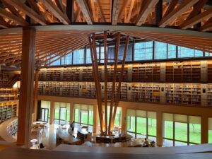 Taro Kono Instagram - 秋田国際教養大学の中嶋嶺雄記念図書館。