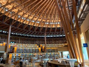 Taro Kono Instagram - 秋田国際教養大学の中嶋嶺雄記念図書館。