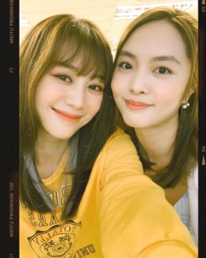 Tasha Low Instagram - Happy birthday to my sunshine! 🌻 Your presence never fails to brighten up my day 🌞

so lucky we met during filming, and I can’t wait to make more awesome memories with you! 👯‍♀️🥹

can you guess which is our first photo tgt? 👀