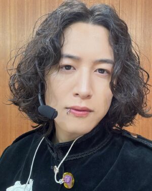 Tatsuya Kitani Instagram - .
CDTVにおジェムしました！！