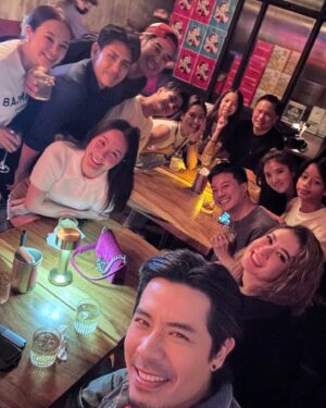 Tawatson Plengsiriwat Instagram - Happy Birthday คับพี่กีต้า @guitar_siripich 🎂🎂🎂

มีความสุขมากๆๆๆขอให้สาวขึ้นๆทุกปีน้าาาเเม่😘รักเสมอคับ😘

ไม่ได้รวมกันแบบนี้นานเท่าไรแล้วเนี่ยสนุก…มันส์…และเมามาก🤪🤪🤪…คิดถึงทุกคนคับ❤️❤️❤️