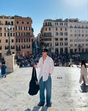 Tawinan Anukoolprasert Instagram - Fall in 🩵 in 🏛️