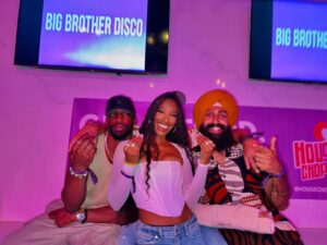 Taylor Hale Instagram - Two Point Eight Million ✊🏾✊🏽✊🏿

Who’ll join the club next (begging for a woman)

#bigbrother #bb26