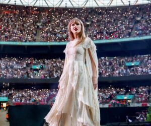 Taylor Swift Instagram - Wembley Stadium round one was so surreal. Looking out into crowds of 90,000 fans each night and hearing that VOLUME… Those were some of the loudest crowds I’ve ever heard. Acoustic sections went OFF. I got to sing ‘Castles Crumbling’ with @yelyahwilliams for the first time - hadn’t performed with her since 2011 and man my heart was just so full of love for her and our friendship. Then the impossibly gifted and wonderful @gracieabrams came and surprised the crowd with the first performance of our song ‘us.’ And I’m still cracking up/swooning over @killatrav’s Eras Tour debut 🥰 Never going to forget these shows. Can’t wait to do it 5 more times in August. Up next: Dublin!! 🇮🇪 

📷: @kevinmazur / @garethcattermole / @hogieaaa__ / @gettyimages