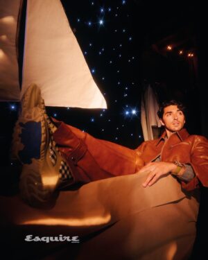 Taylor Zakhar Perez Instagram - Summer of ‘99, what were you dreaming of? ⛵️⚔️🦜

Thanks again, @esquiresg 

CREDITS
Photography: Lenne Chai
Fashion Direction: Asri Jasman
Art Direction: Joan Tai
Styling: Marc Eram
Producer: Guoran Yu at APEX COMMUNICATIONS
Executive Producer/Casting: Even Yu at APEX COMMUNICATIONS
Production Design: Kelly Framel
Grooming: Rachel Burney
Digitech: Dante Velasquez Jr.
Photography Assistants: Tatiana Tate and Carly Hough
Styling Assistant: Mikey Vargas
Production Assistant: Sky Xiang