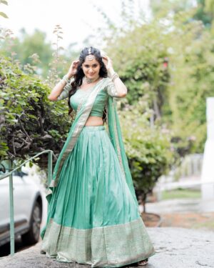 Tejaswini Gowda Instagram - 🕊️ 

Styling: @harinireddym 
Outfit: @varahi_artstudio 
📸: @akhileshrupaji 
Jewellery: @fashioncurvee