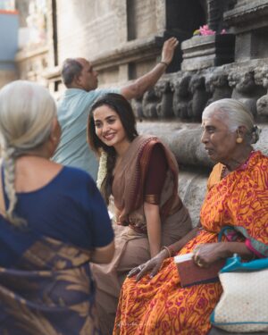 Teju Ashwini Instagram - Kanmani 🌺
.
Ft : @teju_ashwini 
Shotby : @_harikumar._ 
Styledby : @ishwaryaalaguvel 
Bts : @mickey__creations 
Costume : @niga_designers 
.
#tamil #kovil #temple #photoshoot #tamilactress