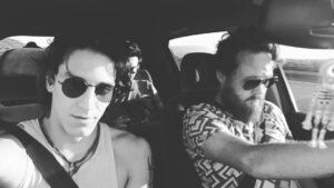 Temmuz Uğur Yıldız Instagram - ya evde yoksak? #road #roadtrip #ontheroad #morning #sunshine #blackandwhite