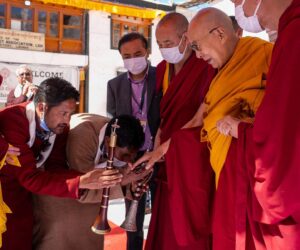 Tenzin Gyatso Instagram - HHDL embarks on a pilgrimage to Jhokang in Leh, Ladakh on July 14, 2023. #dalailama #leh #ladkh #pilgrimage