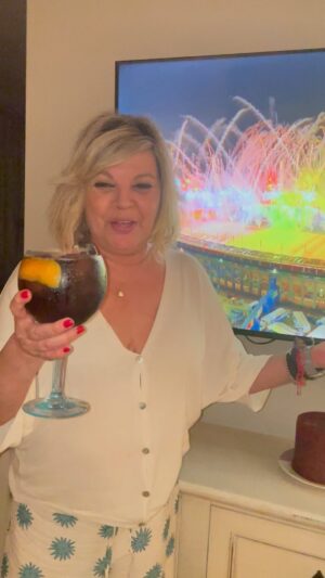 Terelu Campos Instagram - Yo soy española , española , española !! Grande la selección de España q nos ha hecho soñar y cumplir el sueño de ganar la cuarta copa de Europa !!💗