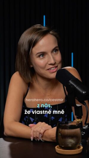 Tereza Ramba Instagram - 🌚 “Je důležitý někdy bejt trošku smutnej.” @tereza.voriskova a rozhovor, který Vás hodně baví. Mám z toho radost.

Celé na herohero.co/cestmir