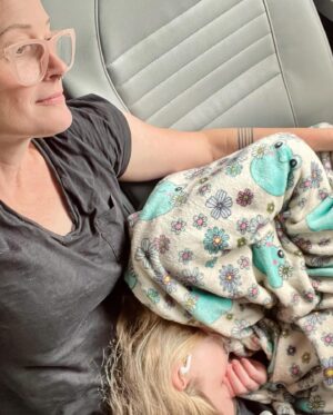 Teri Polo Instagram - Quick nighttime trip to @hadestown
Bayley found sweet, sweet Webster 
(thank you, Courtney❤️)
Exhausted on the train home
These are the good days…

#broadway #hadestown #taxi #beautiful #nyc #newyorknewyork #horse #dream #train #summer #nap #happy #daughter #grateful