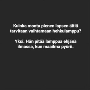 Tero Tiittanen Instagram - Ensimmäinen on reilun vuoden vanha kuva, joten toki voi hänen syntymästään edelleen onnitella, mutta haluan hehkutella sitä, että
tänään alkoi isyysvapaa 😍 Jotain viikonloppukeikkoja sovittu ja yksittäisiä päiviä pystyy järkkäämään(kunhan ajoissa sovitaan), jos jotain hirvittävän kiinnostavaa tulee, mutta pääosin seuraavat 2kk menee Suuren johtajan, eli tyttäremme ehdoilla. Äkkiä on mennyt reilu vuosi tuosta kuvasta.

Onhan me toki leikkipuistoissa ennenkin käyty, mutta nyt sitten oikein isosti. Tänään avattiin leikkipuistohierarkian tarkkailu Redin leikkimaailmassa. Tämä minun vaatimaton 2kk sai ajattelemaan äitejä, joten alunperin tähän postaukseen suunnittelemani komiikan ilotulitus vaihtui äitejä ylistäväksi ajatelmaksi.

#isyysvapaa#isä#tiistai#leikkipuisto#leikkimaailma#redi#isyys#perhe#family#parentin#dad#dadjokes#baby#huhtikuu