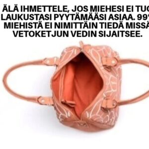 Tero Tiittanen Instagram - Vähän tuhmuri ehkä, mutta tuhmuriushan on mielikuvituksessa. Otan sitten pois, jos alkaa hävettää. Vähän alkoi jo.

#laukku#perjantai#parisuhde#puoliso#tuhma#viikonloppu#taidot#kotona#hima#helsinki#iltapala#memes#jokes#koomikko