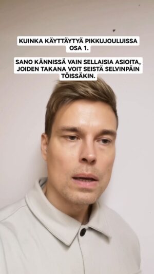 Tero Tiittanen Instagram - Näin kun pikkujoulukausi lähestyy, niin ajattelin auttaa teitä 🙏

#tiistai#pikkujoulut#kaamos#juhlat#bileet#kekkerit#iltalenkki#lounas#fun#funnyvideo#funnyjokes#comedians#syksy#työkaveri#duuniporukka#