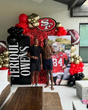 Terrell Owens Instagram - I’m so beyond grateful, thankful and proud right now. 
I appreciate everyone that came through to make this surprise “Going Away To Camp” party for @terique_owens a special day. 
I couldn’t be happier with the opportunity that you have in front of you. Stay the course and stay driven, motivated and inspired. Go Be You!! Go Be Your Great! 
A huge THANK YOU to @kustom_balloon_kreations for bringing this together in a short amount of time, you exceeded expectations and this was perfect. 🫶🏾 ❤️ 
 @chichi.nwaorie @yogijazporter @back.2.lifeupholstery @kylee._.owens @ashley_htxrealtor @cincerely.cece  @Klee_fence77 @tjdesign_interiors @tjdesign_interiors @rodwill_htx @blk_foxx @jonesrhondar @49ers #DESIRE #DEDICATION #DISCIPLINE #PROTOTYPE81