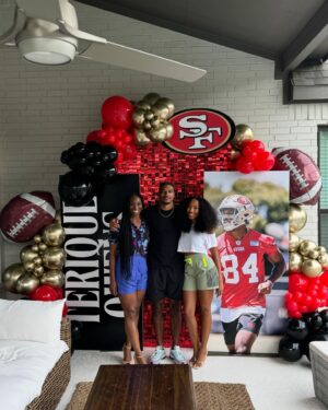 Terrell Owens Instagram - I’m so beyond grateful, thankful and proud right now. 
I appreciate everyone that came through to make this surprise “Going Away To Camp” party for @terique_owens a special day. 
I couldn’t be happier with the opportunity that you have in front of you. Stay the course and stay driven, motivated and inspired. Go Be You!! Go Be Your Great! 
A huge THANK YOU to @kustom_balloon_kreations for bringing this together in a short amount of time, you exceeded expectations and this was perfect. 🫶🏾 ❤️ 
 @chichi.nwaorie @yogijazporter @back.2.lifeupholstery @kylee._.owens @ashley_htxrealtor @cincerely.cece  @Klee_fence77 @tjdesign_interiors @tjdesign_interiors @rodwill_htx @blk_foxx @jonesrhondar @49ers #DESIRE #DEDICATION #DISCIPLINE #PROTOTYPE81