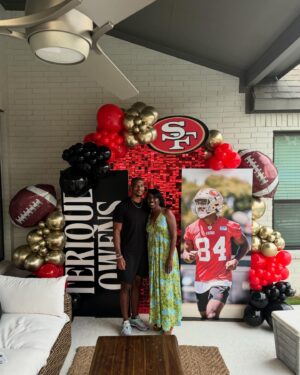 Terrell Owens Instagram - I’m so beyond grateful, thankful and proud right now. 
I appreciate everyone that came through to make this surprise “Going Away To Camp” party for @terique_owens a special day. 
I couldn’t be happier with the opportunity that you have in front of you. Stay the course and stay driven, motivated and inspired. Go Be You!! Go Be Your Great! 
A huge THANK YOU to @kustom_balloon_kreations for bringing this together in a short amount of time, you exceeded expectations and this was perfect. 🫶🏾 ❤️ 
 @chichi.nwaorie @yogijazporter @back.2.lifeupholstery @kylee._.owens @ashley_htxrealtor @cincerely.cece  @Klee_fence77 @tjdesign_interiors @tjdesign_interiors @rodwill_htx @blk_foxx @jonesrhondar @49ers #DESIRE #DEDICATION #DISCIPLINE #PROTOTYPE81
