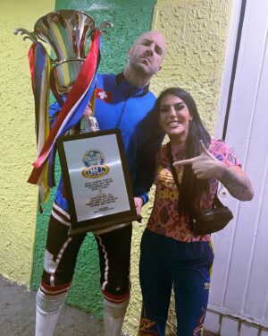 Tessa Blanchard Instagram - Felicidades @claudiocsro 🔥 El Grand Prix es una de las luchas más duras del año, ya que dura 50 minutos y estás dando todo lo que tienes contra algunos de los mejores de todo el mundo. Our hats are off to you, te lo mereces 👏🏽 Bienvenidos de nuevo a la catedral 👏🏽