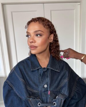 Tessa Thompson Instagram - *Cue RED, RED, RED by Fiona Apple*