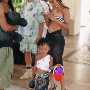 Teyana Taylor Instagram - Vacay Dumppppp of some much needed fun in the Bahama mama sun with my favorite lil mamas @gottalovejunie @babyruerose in the whole wide worldddddddddd at the incredible @atlantisbahamas before we get geared up for back to school! 🌹🌴🩵🏝️🌹

📸: @gottalovejunie @teyanataylor @kvnhrtlss