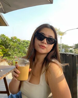 Thalia Ivanka Instagram - Baru foto tadi😃☀️