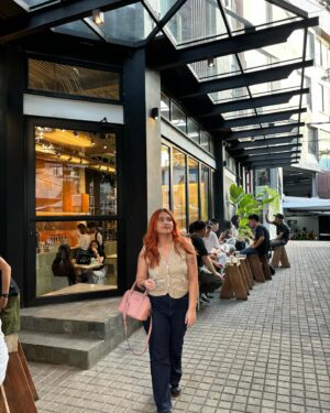 Thalia Ivanka Instagram - Jalan kaki🤚